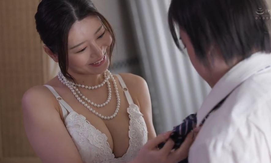 Chồng tham công tiếc việc, vợ tìm vui bên cậu khách hàng khoai to lịch lãm