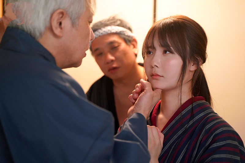 Cô vợ trẻ xấu số và những tên trưởng làng biến thái